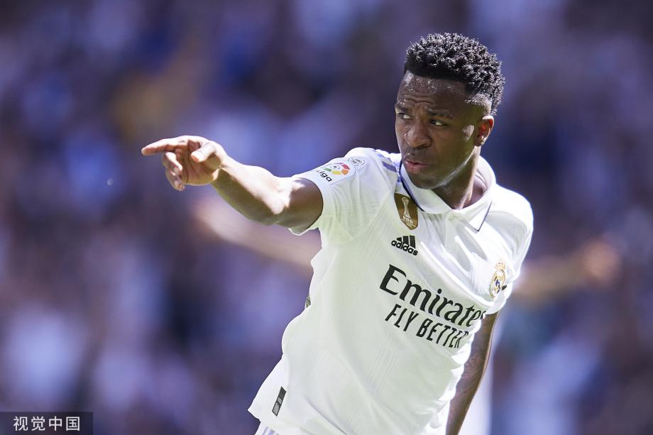 球瞬间站在 球瞬间站在